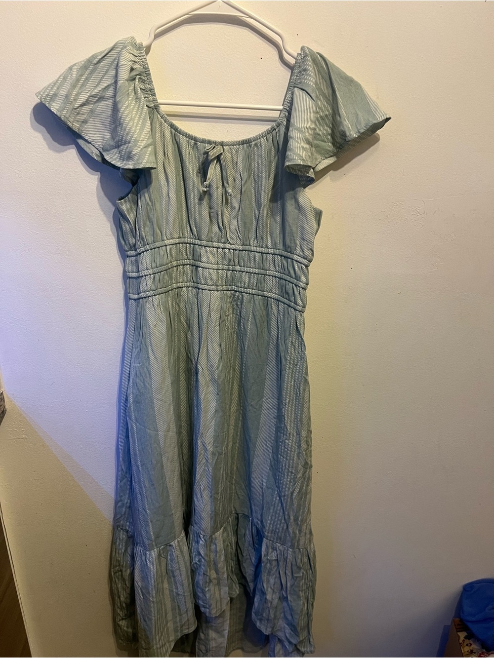 Scoop-Neck Flutter Sleeve Maxi Dress in Light Sage Green